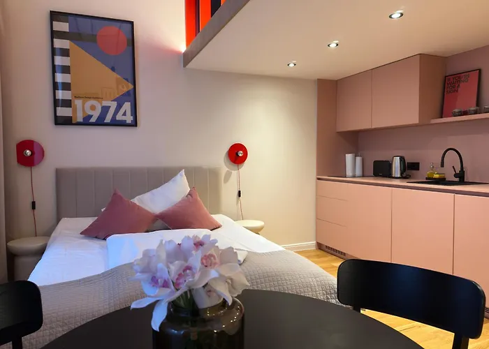 Heritage Haven Mezzanine With Balcony * براغ